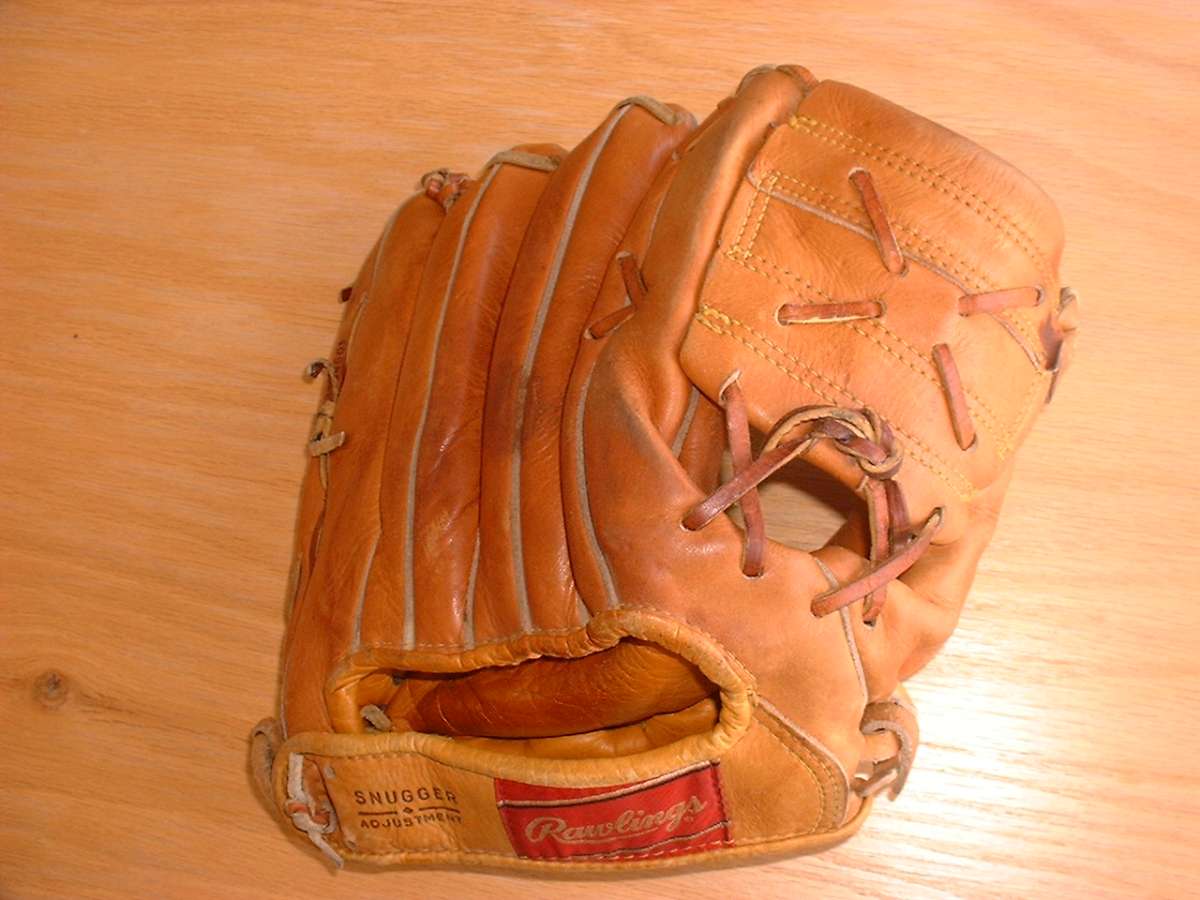 Eddie Mathews Rawlings EM Front Rawlings Baseball Glove Collector